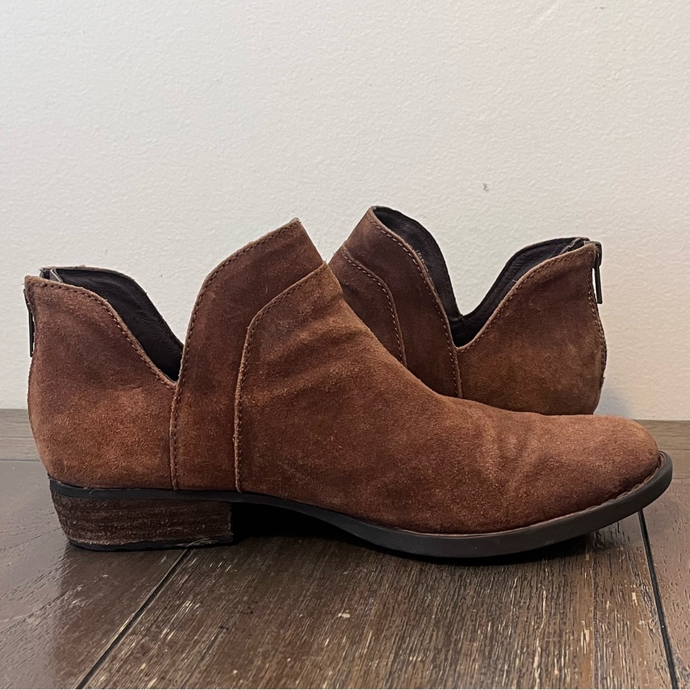 Born Brown Suede Ankle Boots Womens size 9 - Picture 5 of 9